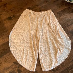 Plus Size SHEIN Flowy Floral Crop Pants